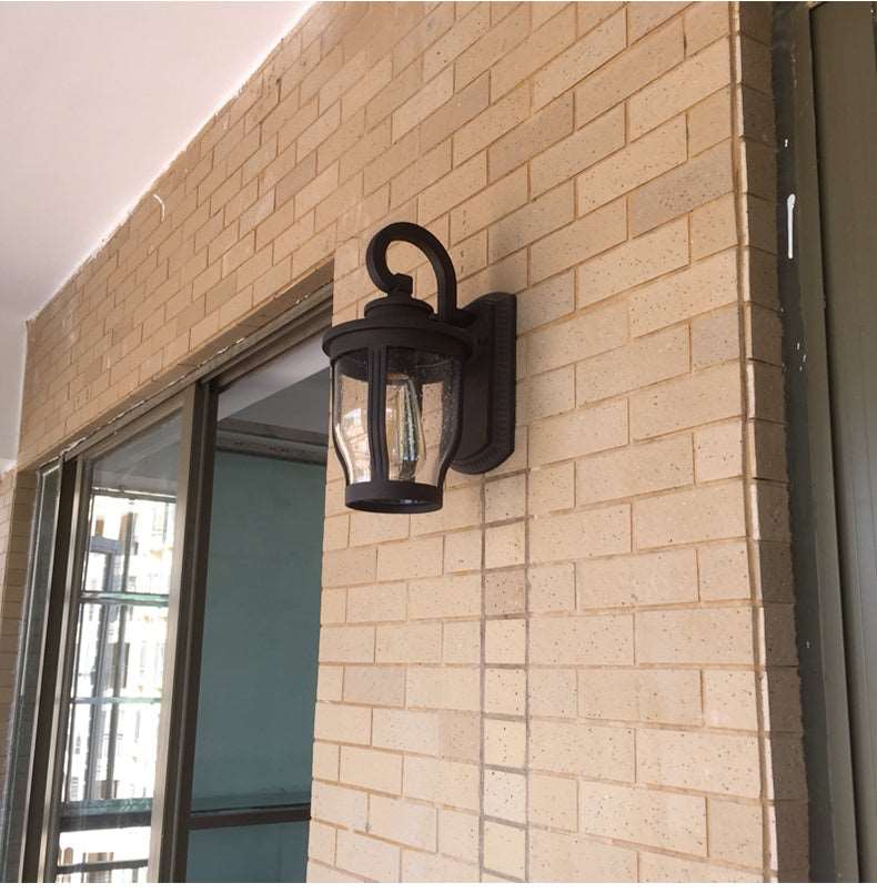 American retro wall lamp outdoor waterproof courtyard exterior wall lamp living room European roof outdoor terrace balcony wall lamp