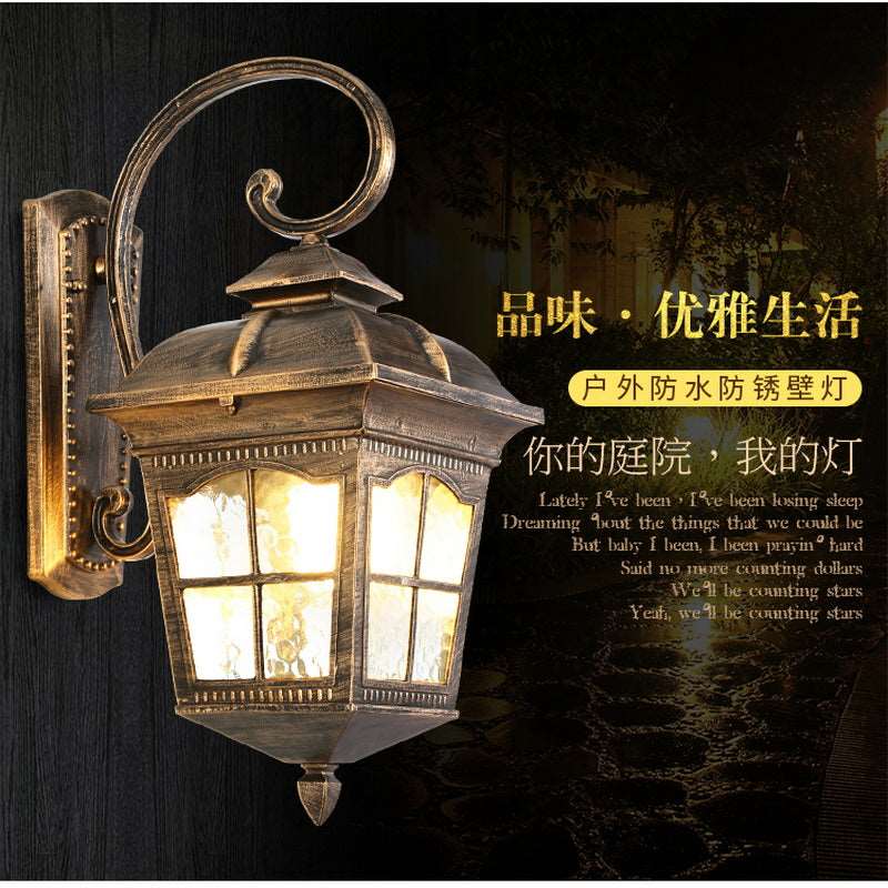 American outdoor solar balcony corridor corridor waterproof villa new rural outdoor gate courtyard European wall lamp