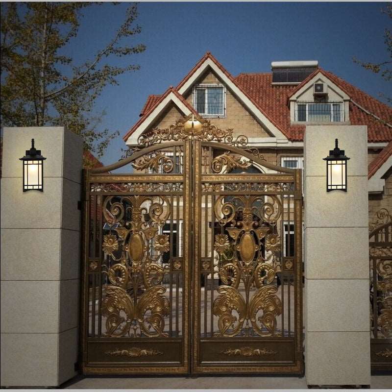 American outdoor solar balcony corridor corridor waterproof villa new rural outdoor gate courtyard European wall lamp