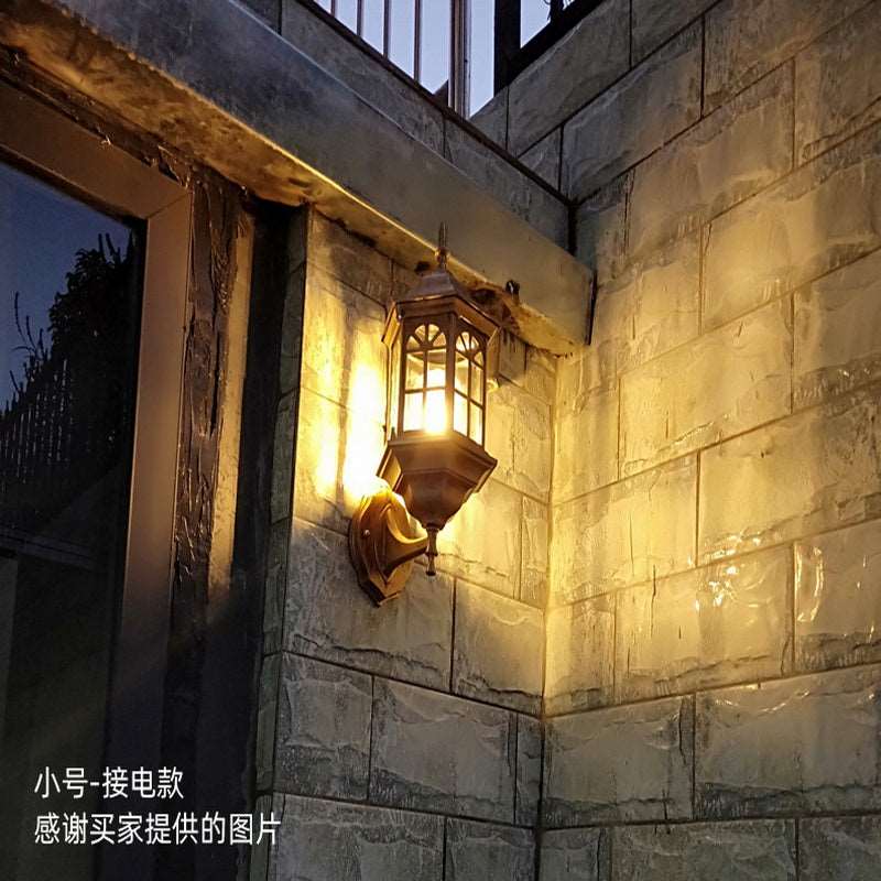 American outdoor solar balcony corridor corridor waterproof villa new rural outdoor gate courtyard European wall lamp