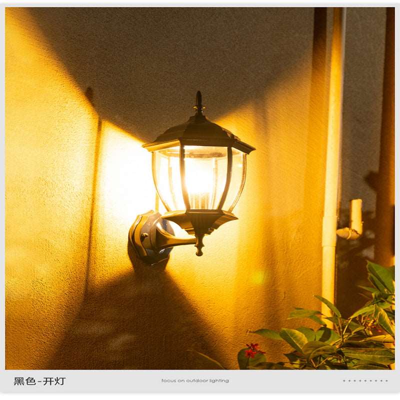 American outdoor solar balcony corridor corridor waterproof villa new rural outdoor gate courtyard European wall lamp