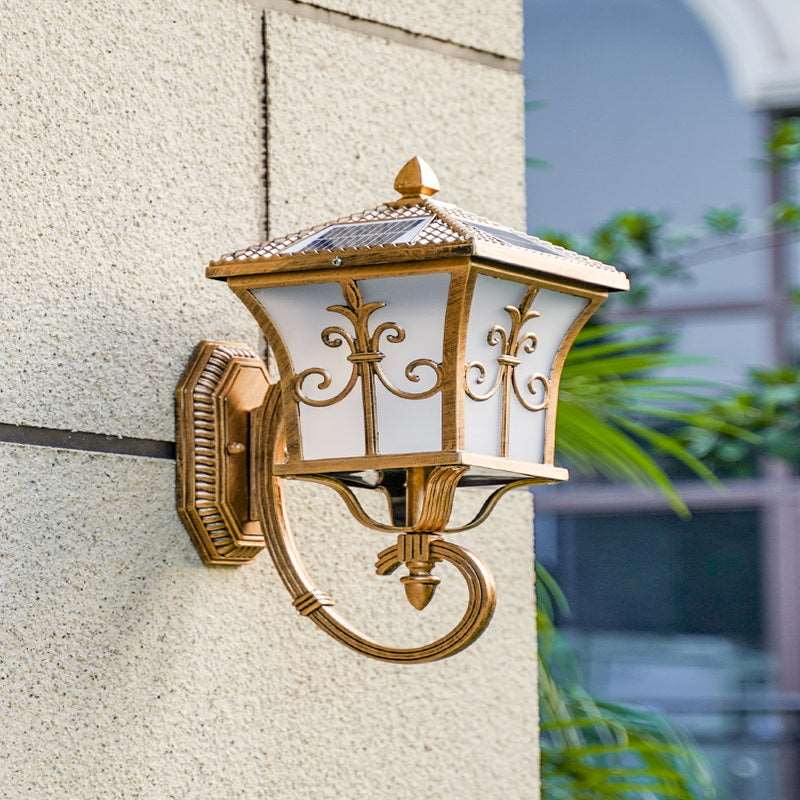 American outdoor solar balcony corridor corridor waterproof villa new rural outdoor gate courtyard European wall lamp