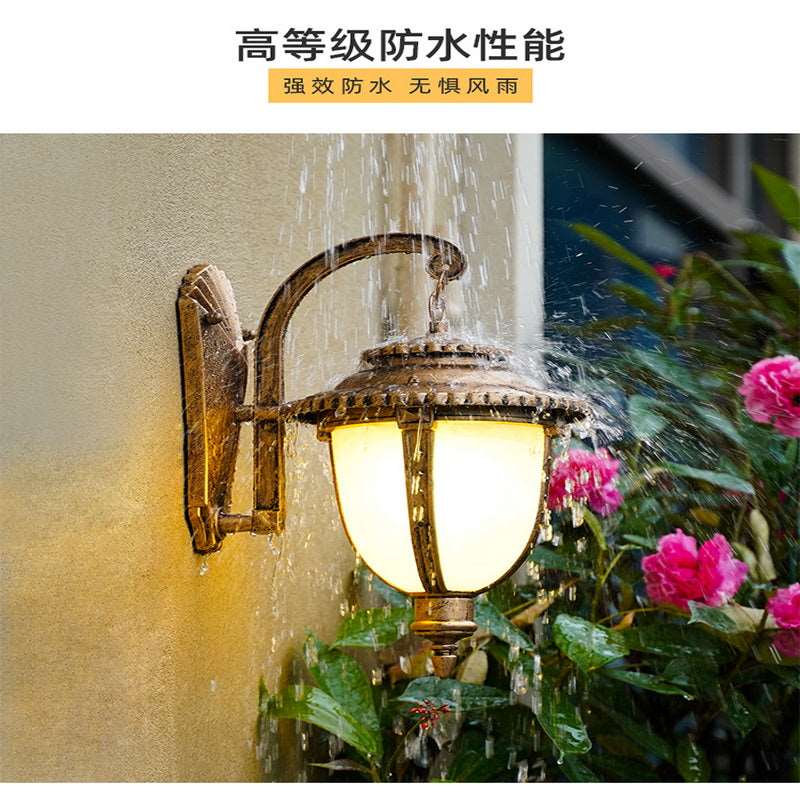 American outdoor solar balcony corridor corridor waterproof villa new rural outdoor gate courtyard European wall lamp