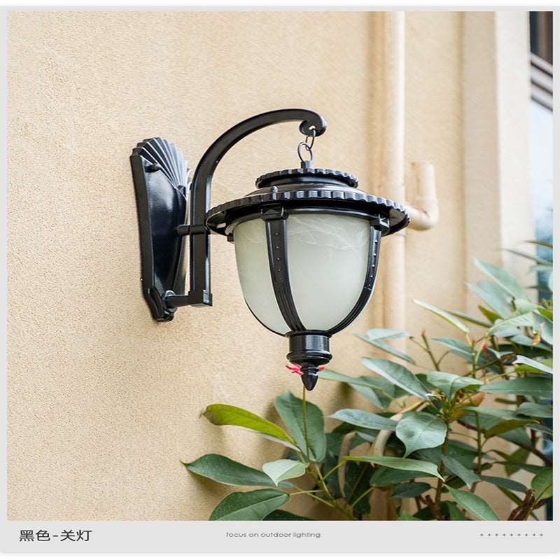 American outdoor solar balcony corridor corridor waterproof villa new rural outdoor gate courtyard European wall lamp