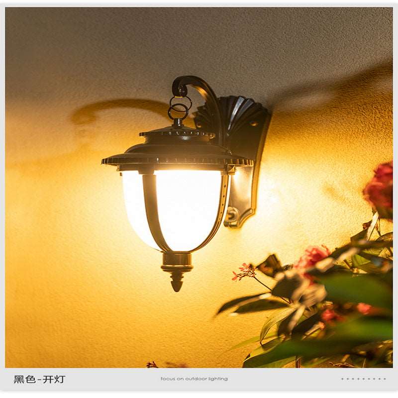 American outdoor solar balcony corridor corridor waterproof villa new rural outdoor gate courtyard European wall lamp