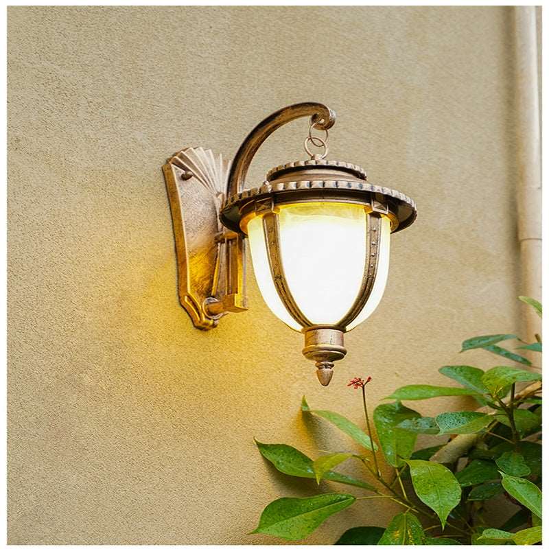 American outdoor solar balcony corridor corridor waterproof villa new rural outdoor gate courtyard European wall lamp