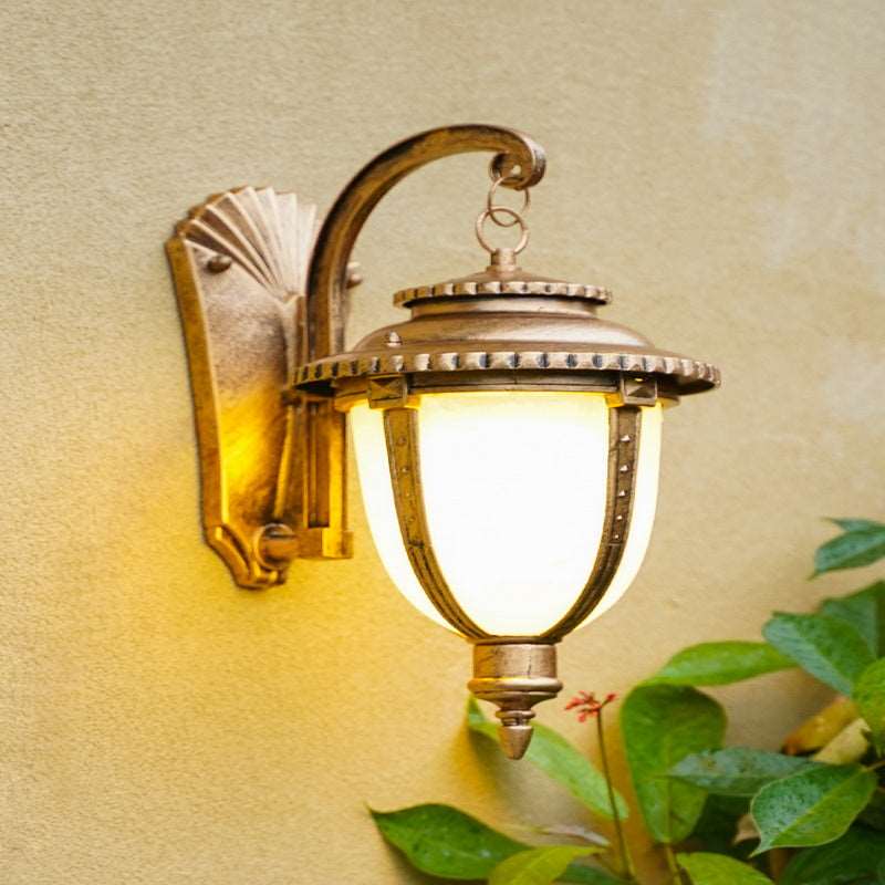 American outdoor solar balcony corridor corridor waterproof villa new rural outdoor gate courtyard European wall lamp