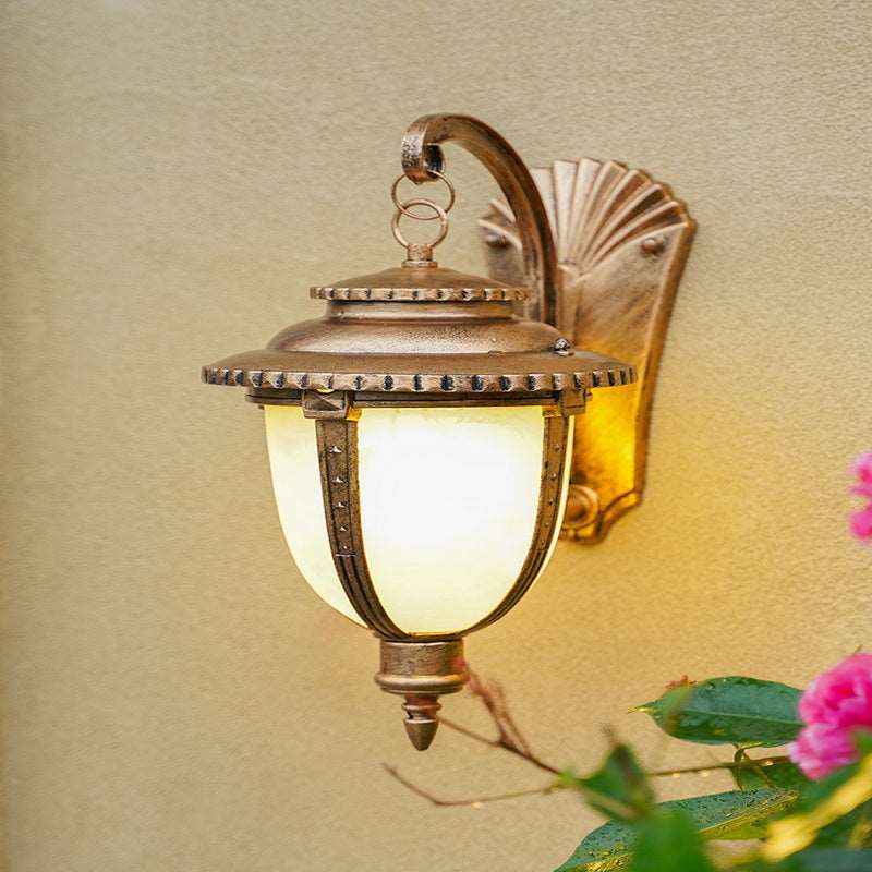 American outdoor solar balcony corridor corridor waterproof villa new rural outdoor gate courtyard European wall lamp