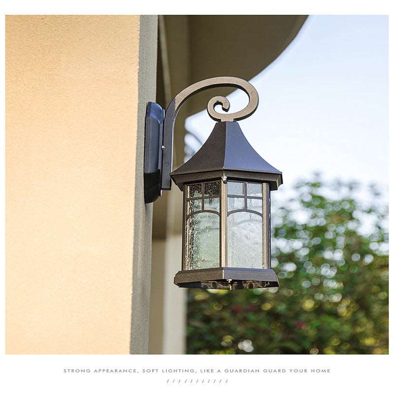 American outdoor solar balcony corridor corridor waterproof villa new rural outdoor gate courtyard European wall lamp