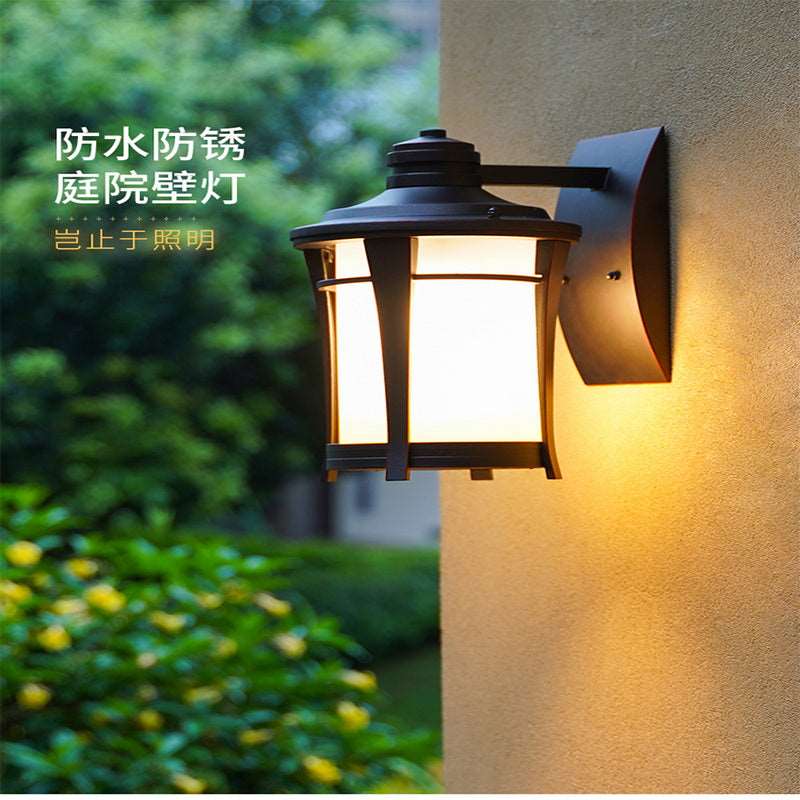 American outdoor solar balcony corridor corridor waterproof villa new rural outdoor gate courtyard European wall lamp