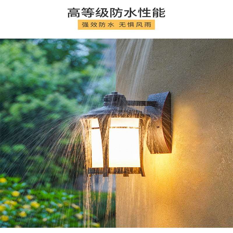 American outdoor solar balcony corridor corridor waterproof villa new rural outdoor gate courtyard European wall lamp