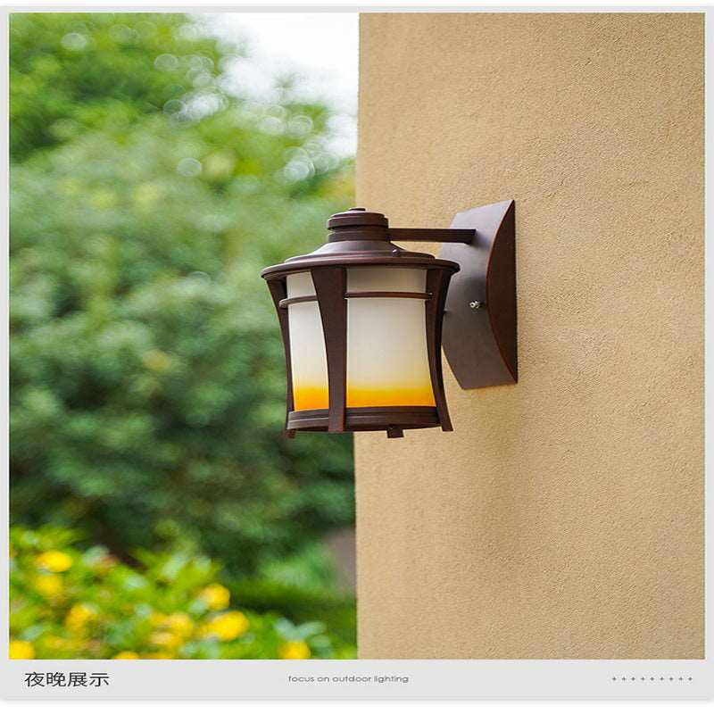 American outdoor solar balcony corridor corridor waterproof villa new rural outdoor gate courtyard European wall lamp