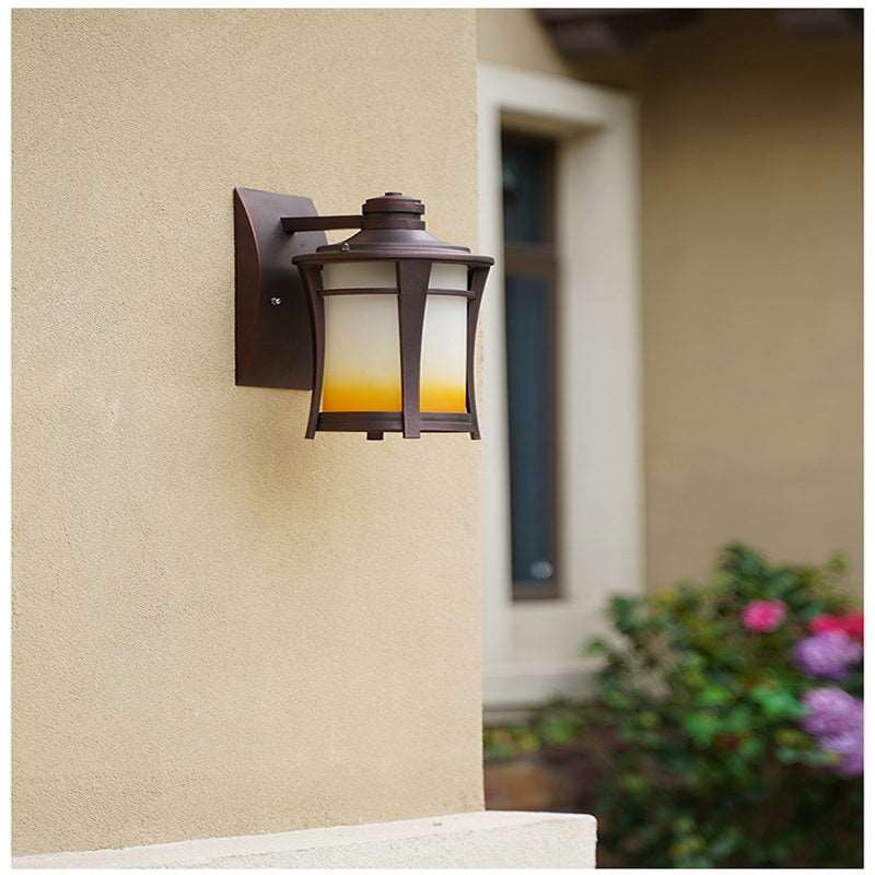 American outdoor solar balcony corridor corridor waterproof villa new rural outdoor gate courtyard European wall lamp